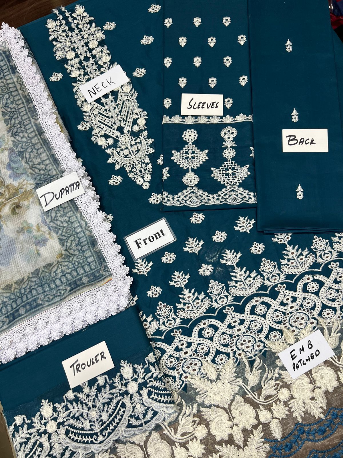 ZAINAB CHOTANI chikankari cotton embroidered unstitced 3pc